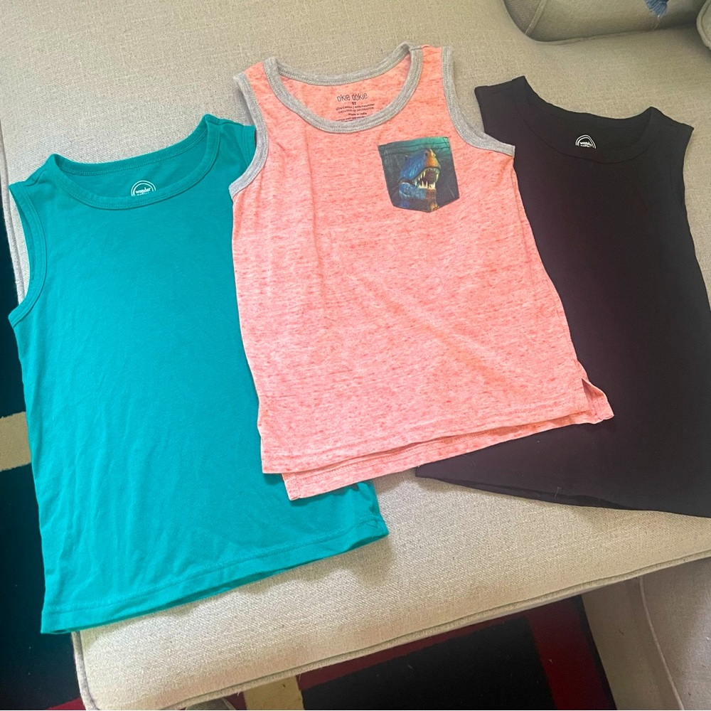 Boys Size XS 4-5 3 Piece Tank Top Bundle - Excellent Used Condition - EUC